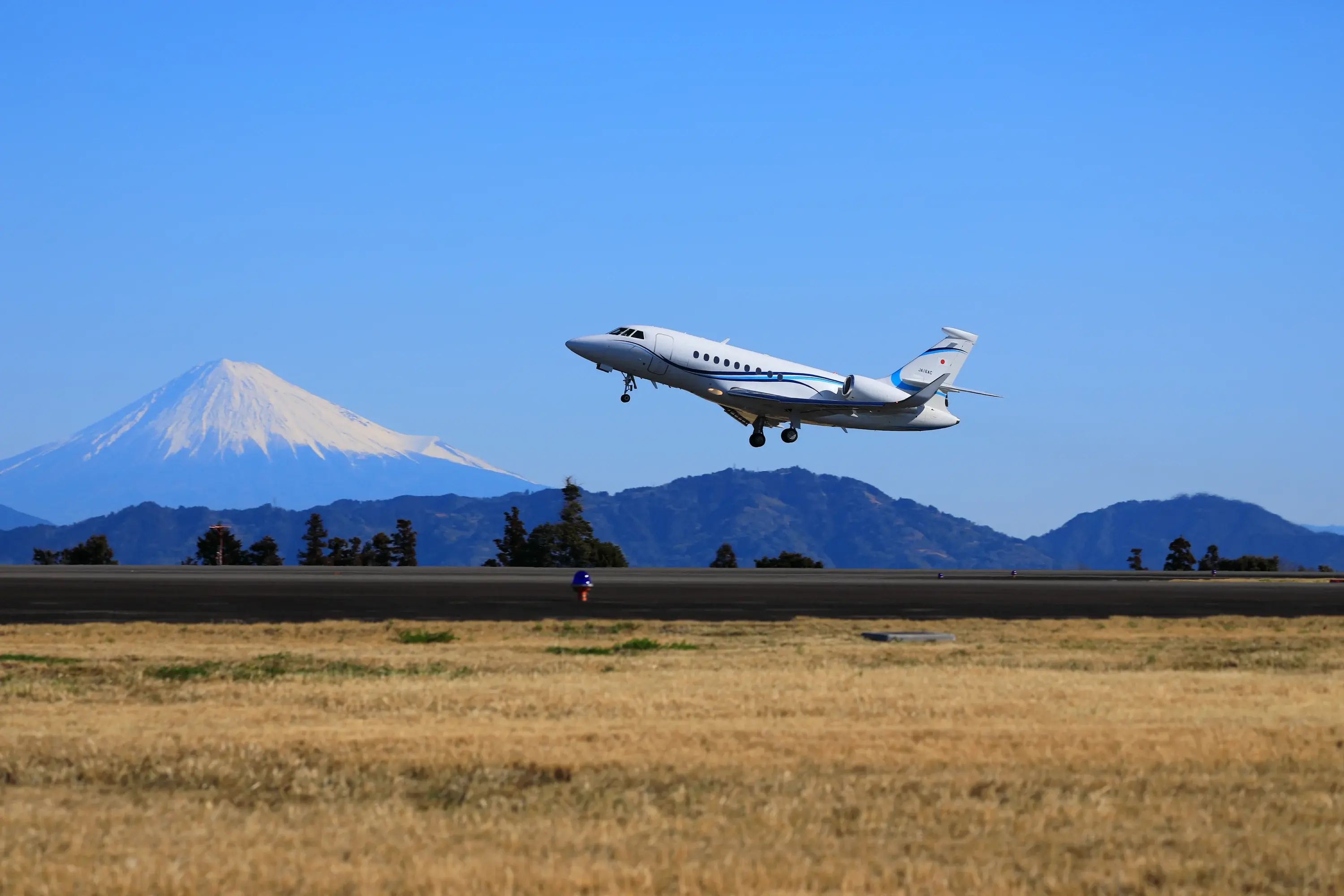 Falcon 2000LXS Gallery 2