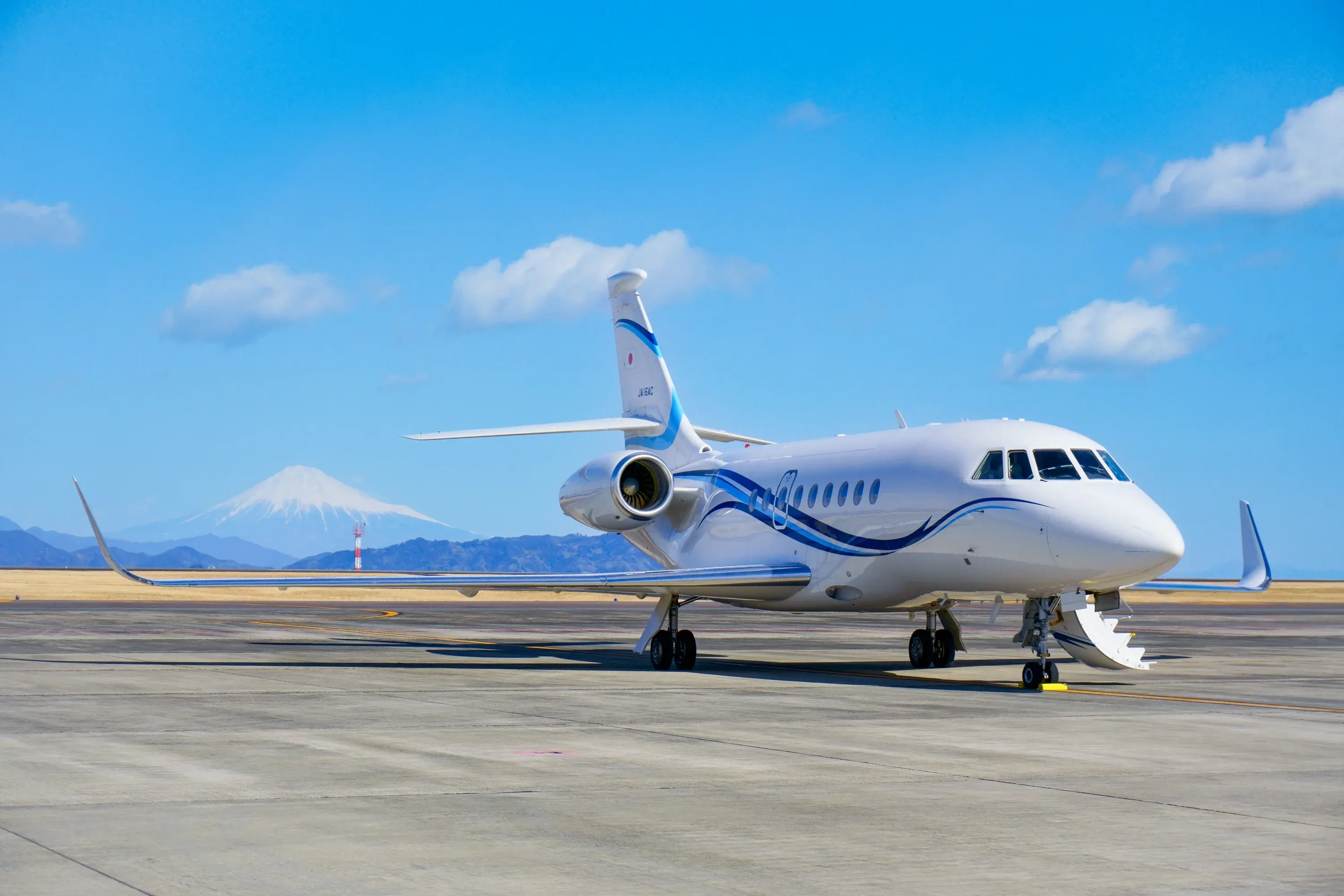 Falcon 2000LXS