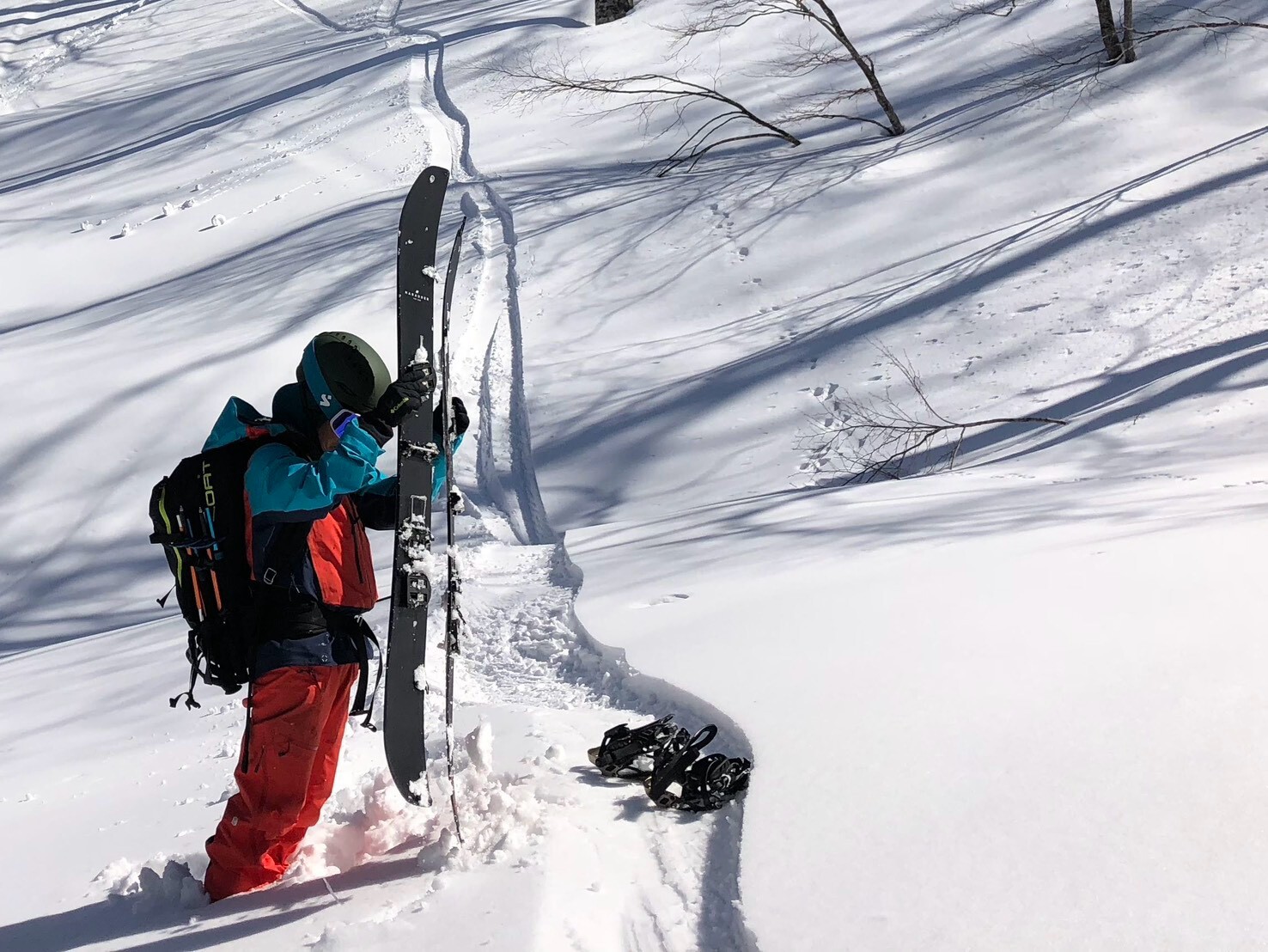 Preparing equipment in deep powder