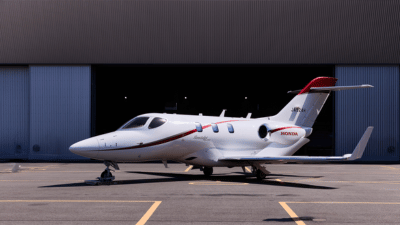 HondaJet Elite 小型ビジネスジェット外観（静岡空港発）