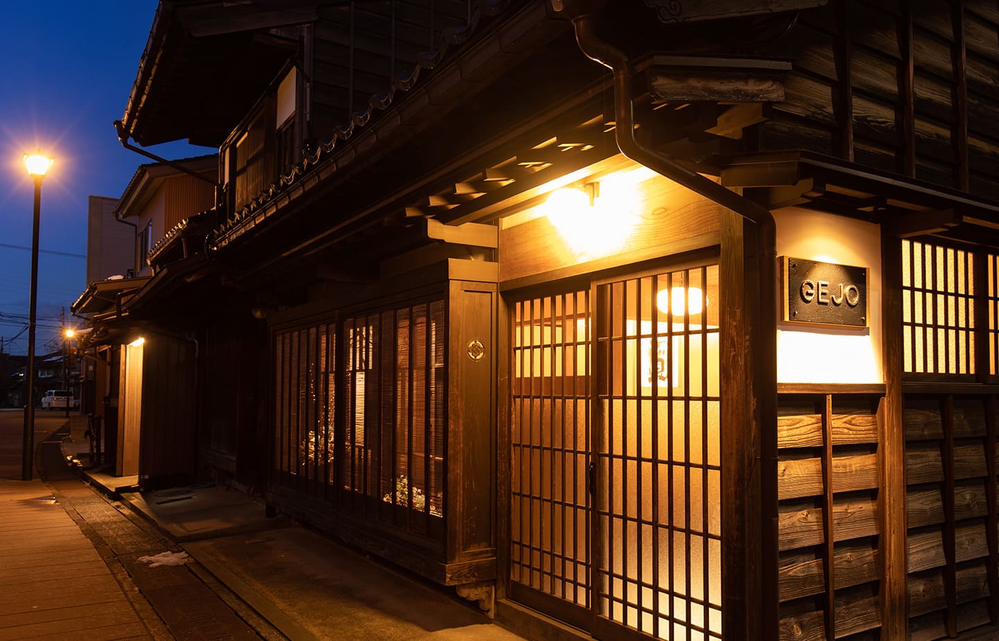 SKY TREK｜富山の酒に浸る、岩瀬 1泊2日